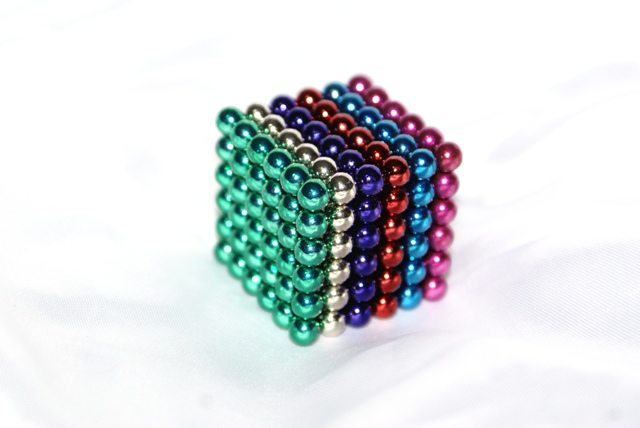 Cubo magnetico colorato 216 sfere neodimio colorato